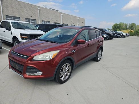 Used 2014 Ford Escape SE w/ Equipment Group 201A FWD image 2