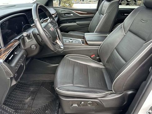 Used 2021 Cadillac Escalade Premium Luxury AWD/4WD image 20
