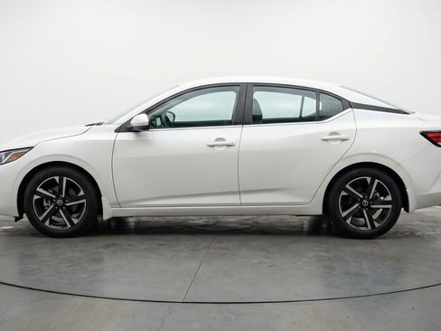 Used 2025 Nissan Sentra SV image 5