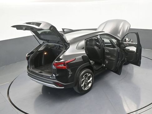 Used 2025 Chevrolet Trax LT w/ Driver Confidence Package FWD image 64
