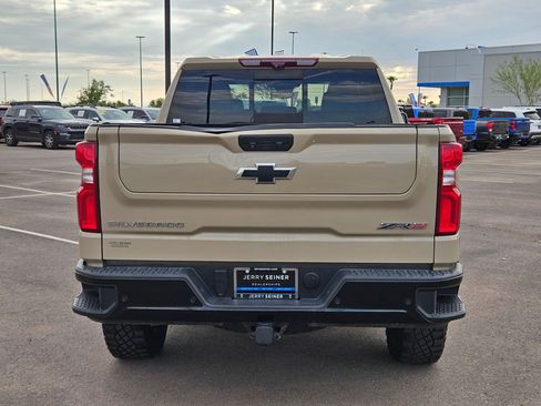 Certified 2022 Chevrolet Silverado 1500 ZR2 w/ Technology Package AWD/4WD image 4