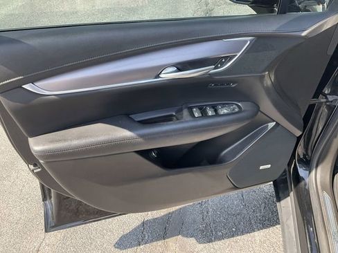 Used 2019 Cadillac XT5 Premium Luxury w/ LPO, Black Ice Package AWD/4WD image 27