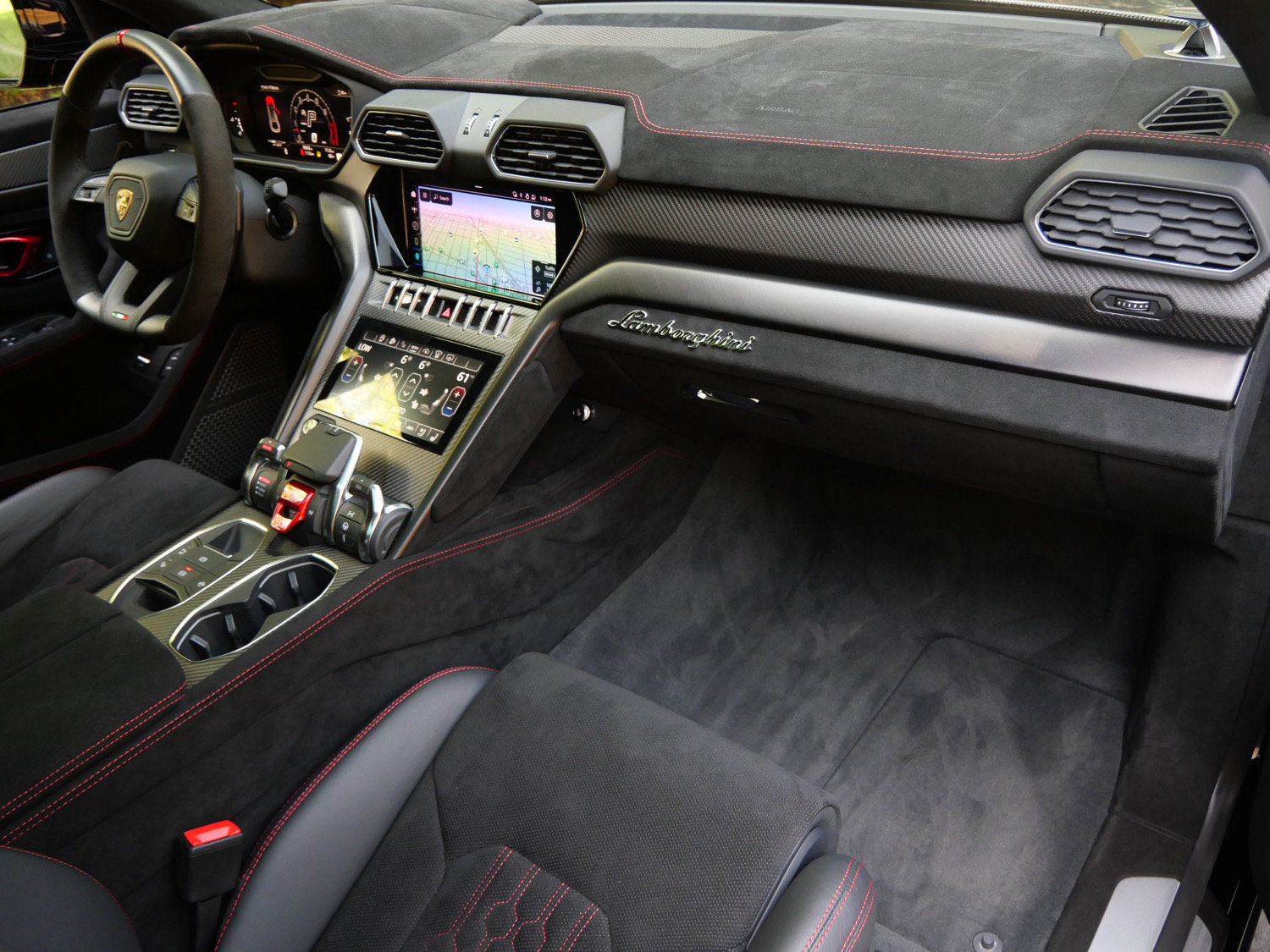 Used 2024 Lamborghini Urus Performante AWD/4WD image 22