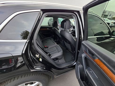 Used 2023 Audi Q5 2.0T Premium w/ Convenience Package image 14