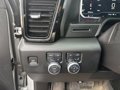 Used 2022 GMC Sierra 1500 AT4 AWD/4WD image 16