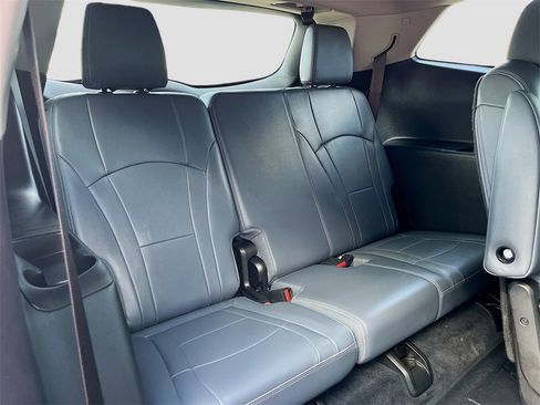 Used 2021 Buick Enclave Premium w/ Surround and Sites Package image 28