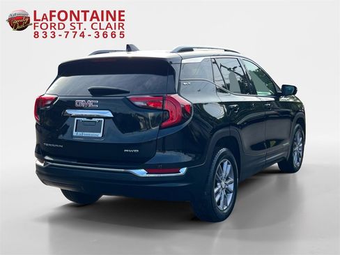 Used 2024 GMC Terrain SLT image 7