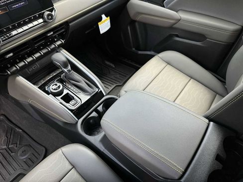 New 2026 Chevrolet Colorado ZR2 w/ Technology Package AWD/4WD image 21