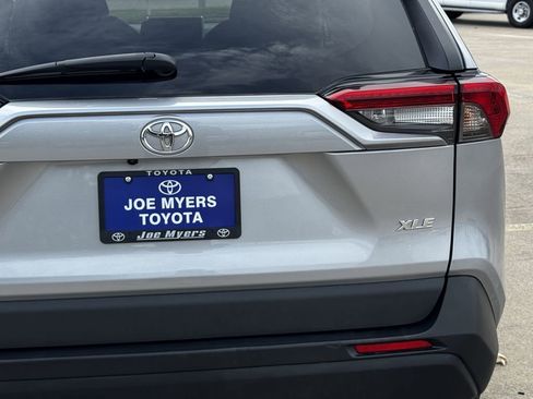 Used 2025 Toyota RAV4 XLE FWD image 10