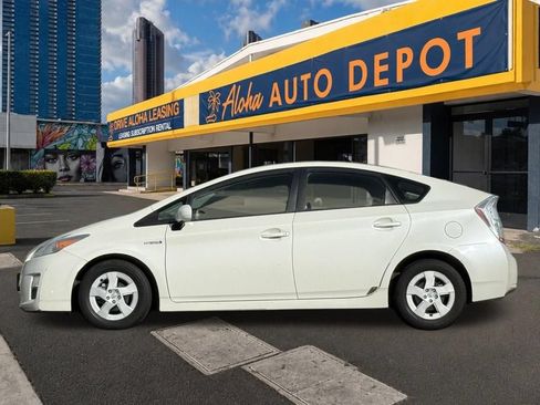 Used 2011 Toyota Prius Three FWD image 2