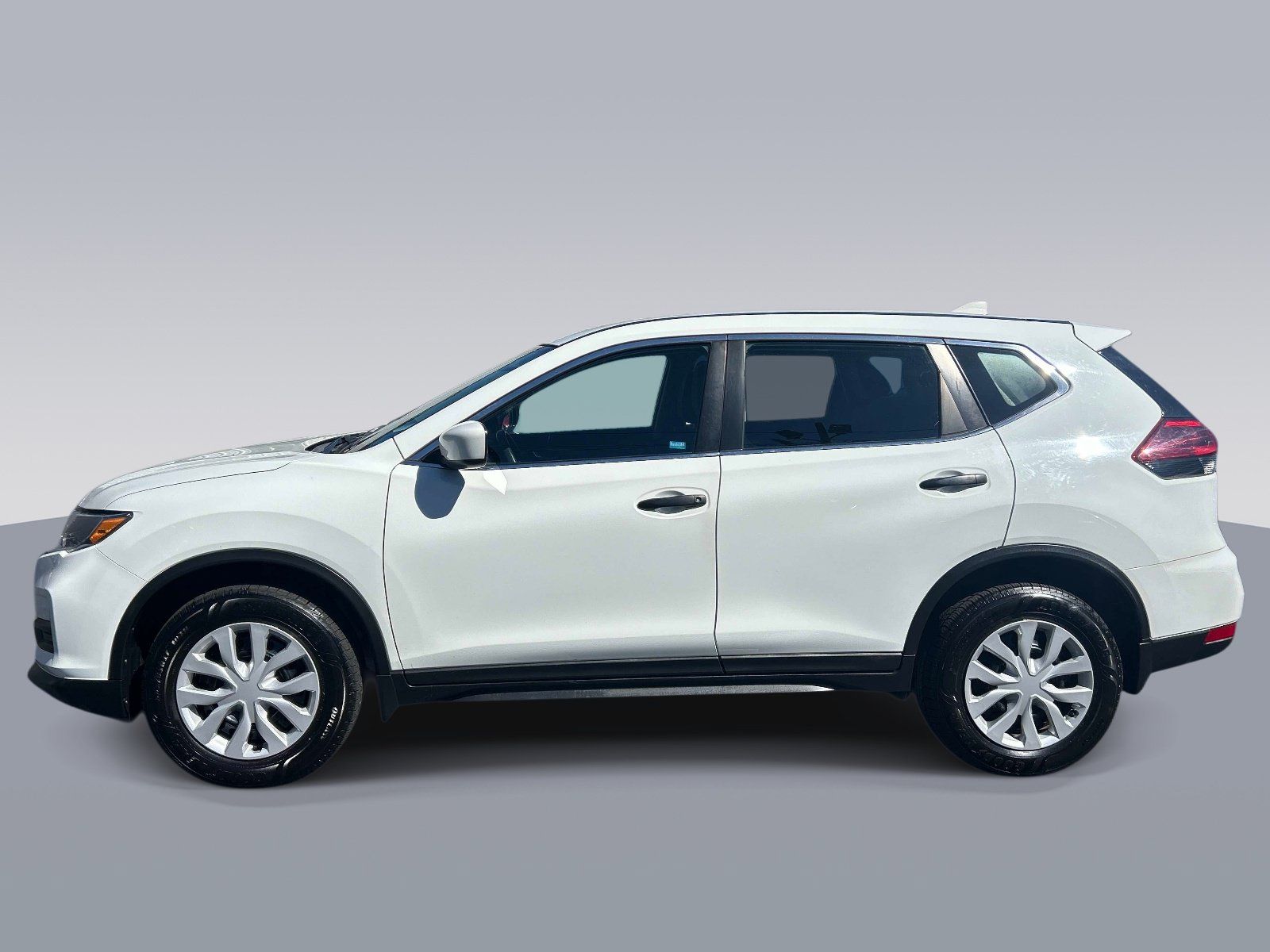Used 2018 Nissan Rogue S AWD/4WD image 6