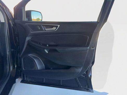 Used 2020 Ford Edge SEL FWD image 17