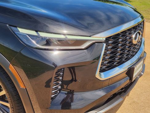 Used 2023 INFINITI QX60 Sensory w/ Cargo Package AWD/4WD image 12
