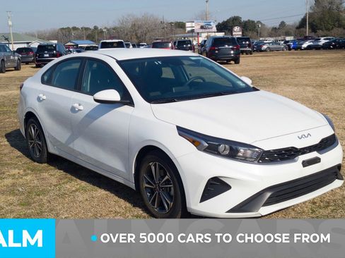 Used 2024 Kia Forte LXS image 3