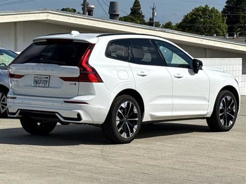 Used 2026 Volvo XC60 B5 Plus w/ Protection Package Premier AWD/4WD image 3