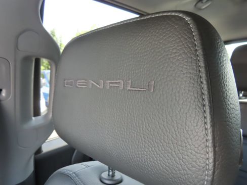 Used 2019 GMC Sierra 1500 Denali w/ Denali Ultimate Package AWD/4WD image 31