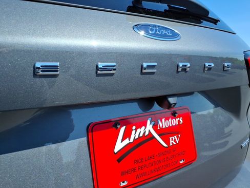 Used 2024 Ford Escape Active AWD/4WD image 4