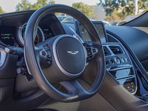Used 2020 Aston Martin DB11 Volante image 25