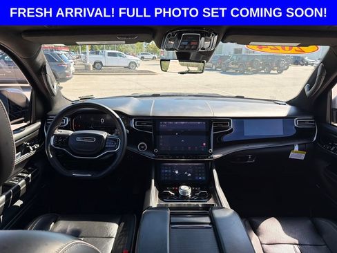 Used 2024 Jeep Grand Wagoneer Series II Obsidian w/ Quick Order Packagew 28T AWD/4WD image 30