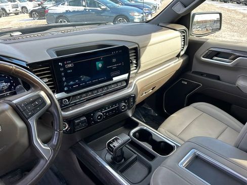 Used 2022 Chevrolet Silverado 1500 LTZ w/ LTZ Premium Package image 11