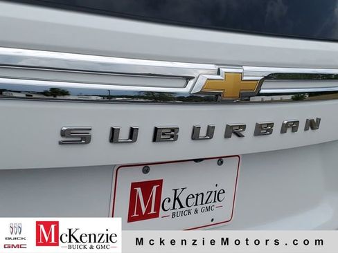 Used 2023 Chevrolet Suburban Premier image 29