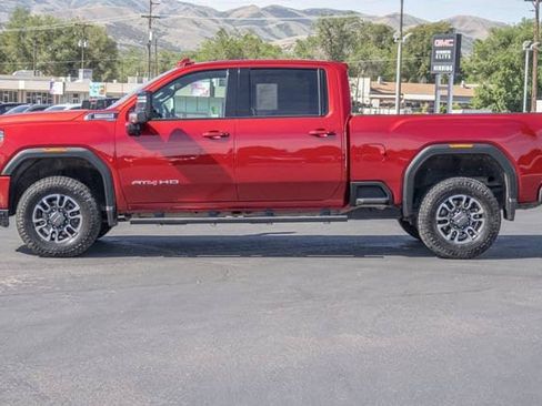 Used 2021 GMC Sierra 2500 AT4 w/ AT4 Preferred Package AWD/4WD image 3