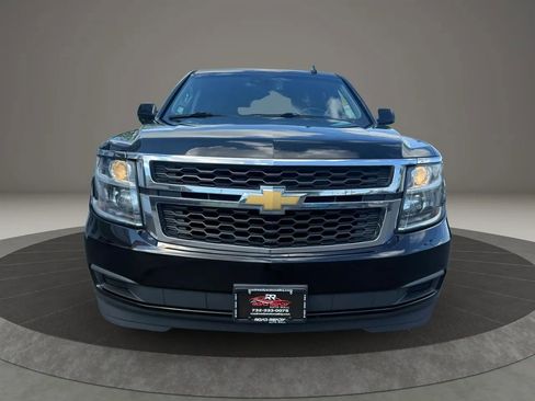 Used 2019 Chevrolet Suburban LT AWD/4WD image 3