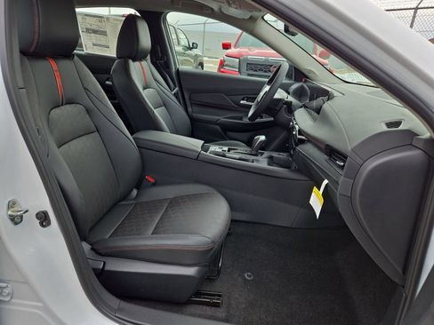 New 2026 Nissan Sentra SR w/ SR Premium Package FWD image 15