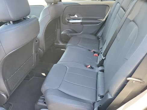 New 2025 Mercedes-Benz GLB 250 4MATIC image 9