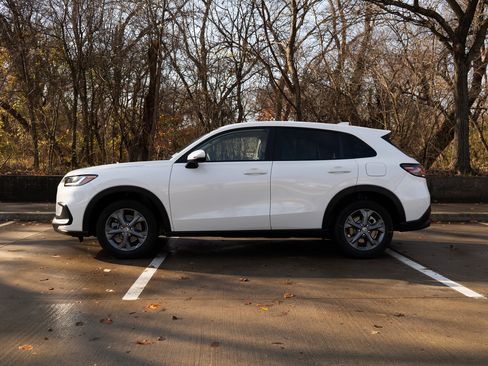 Certified 2026 Honda HR-V LX image 6