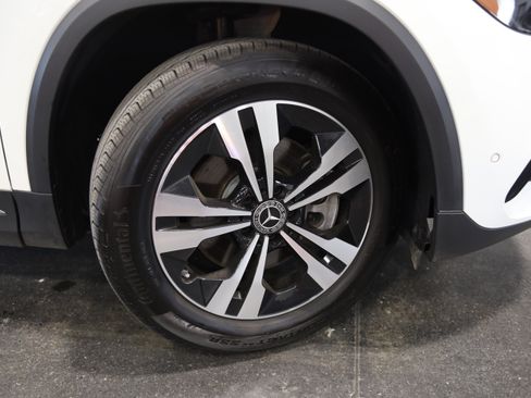 Used 2024 Mercedes-Benz GLA 250 4MATIC image 10