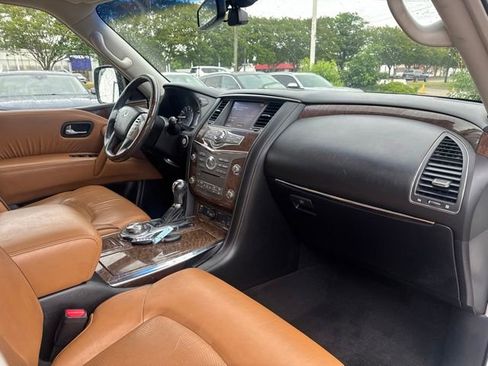 Used 2016 INFINITI QX80 4WD w/ Signature Edition Package image 16