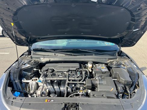 Used 2025 Kia K4 LXS image 32