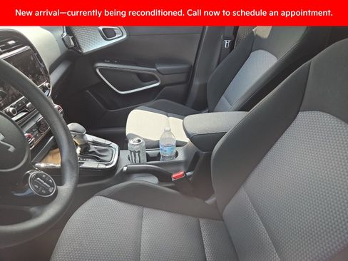 Used 2023 Kia Soul S FWD image 7