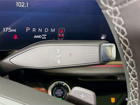 Used 2025 Buick Envision Avenir image 10