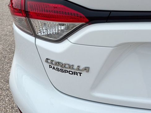 Used 2025 Toyota Corolla LE FWD image 13