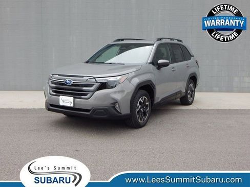 Used 2025 Subaru Forester Premium w/ Convenience Package #1 AWD/4WD image 1