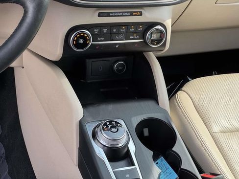 Used 2020 Ford Escape SEL AWD/4WD image 22
