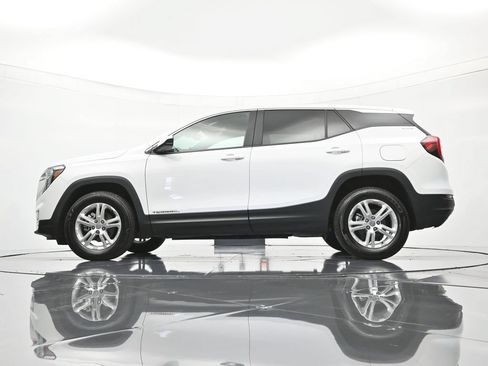 Used 2024 GMC Terrain SLE AWD/4WD image 42