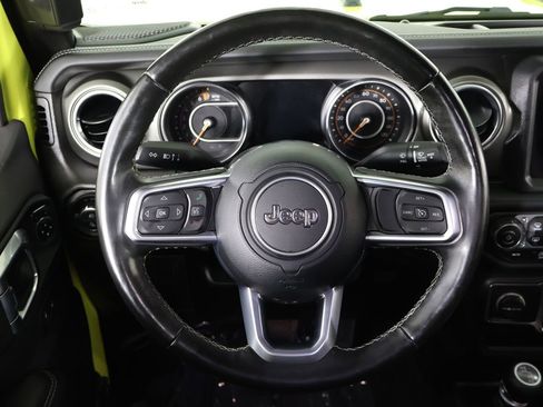 Used 2023 Jeep Gladiator Overland w/ Cold Weather Group AWD/4WD image 34
