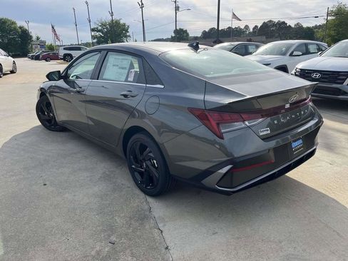 New 2026 Hyundai Elantra SEL Sport Premium FWD image 5