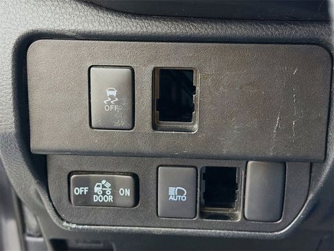 Used 2022 Toyota Tacoma SR image 11