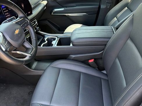Used 2026 Chevrolet Traverse LT AWD/4WD image 18