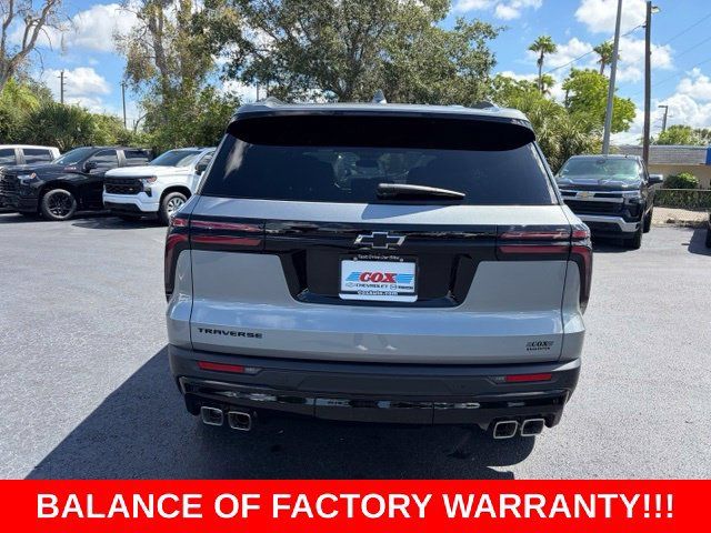 Used 2026 Chevrolet Traverse LT w/ Midnight/Sport Edition FWD image 5