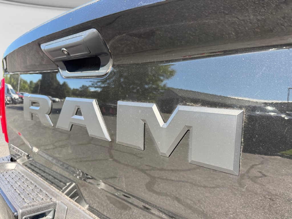 New 2026 RAM 3500 Big Horn AWD/4WD image 17