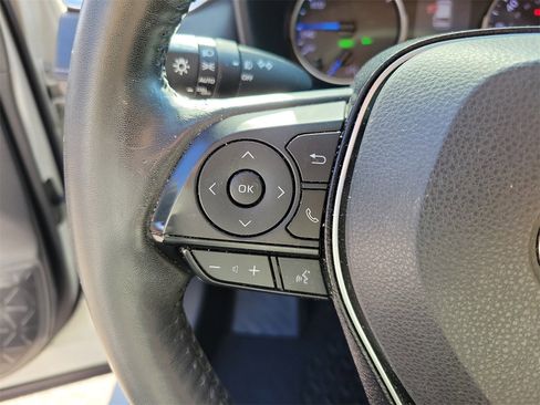 Used 2021 Toyota RAV4 XLE Premium image 21