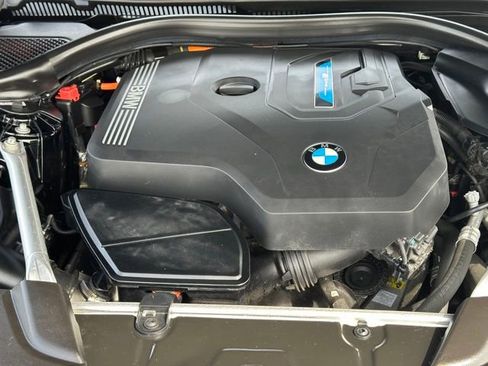 Used 2023 BMW 530e xDrive w/ Premium Package AWD/4WD image 9