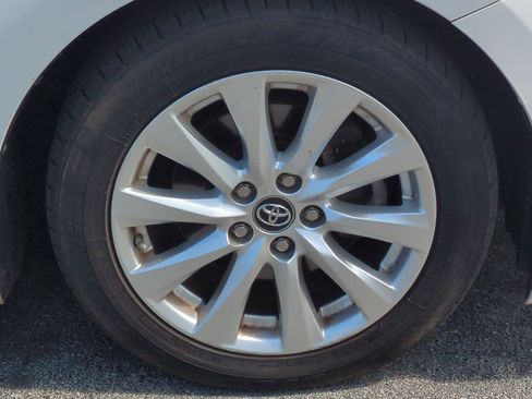 Used 2018 Toyota Camry LE image 13