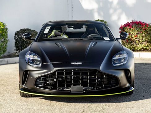 Used 2025 Aston Martin V8 Vantage Coupe image 3