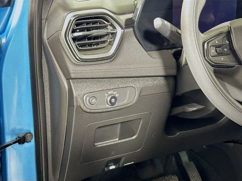 Used 2025 Chevrolet TrailBlazer LT image 8